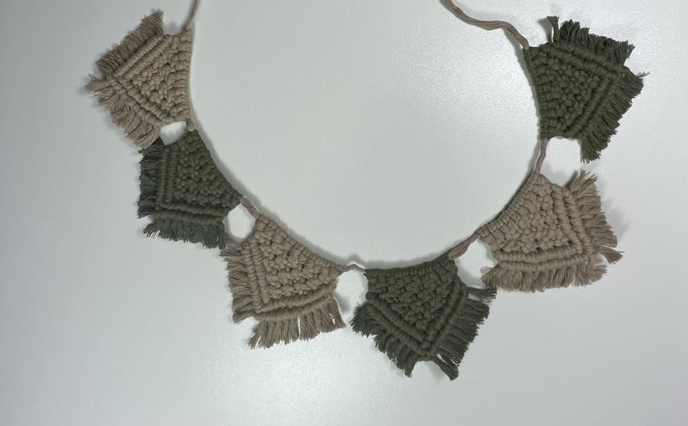 wimpel kette sand avocado 1