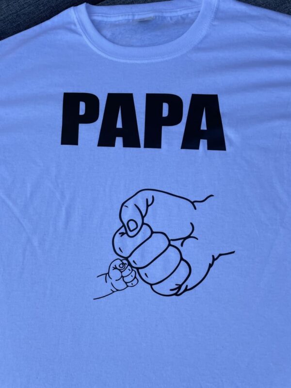 t shirt papa mit personalisierten fäusten